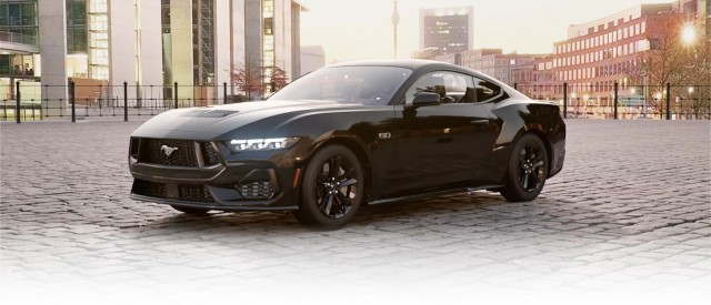 Пошлины 150% сделали своё дело: Ford приостановил поставки американских машин в Китай.
F-150 Raptor, Mustang и Bronco, а также Lincoln Navigator.