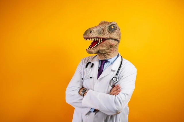 Динозавров не было, а Земля – лепешка: в Аргентине прошел саммит отрицателей реальности