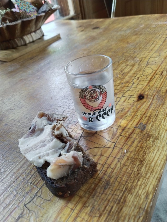 Женщина легкого поведения и мужчины