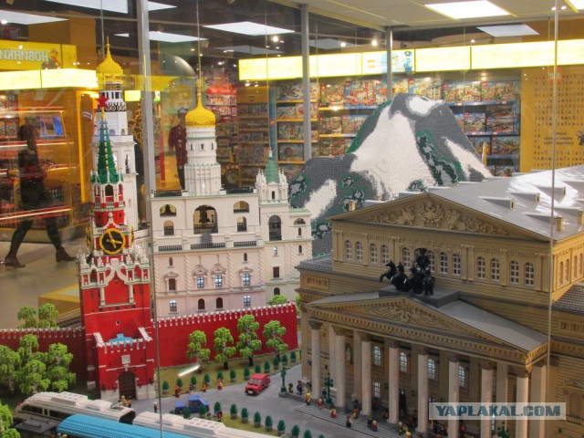 Грандиозные сооружения из LEGO