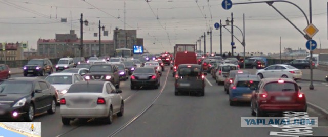 Водитель на Элантре завалил мотоциклиста и сразу же скрываться....