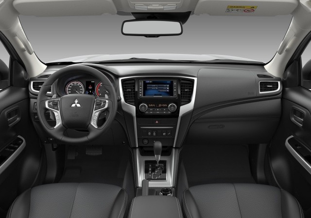Обновленный пикап Mitsubishi L200: дизайн и «автомат»