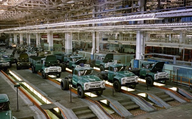 Кадры из автомобильной жизни СССР