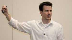 Убит Ян Мёрдок. Убийцы - американские полицейские.