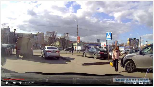 Две бабы встретились на парковке (с 25 сек)