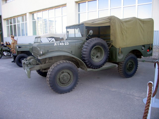 Выставка военных автомобилей. ПО "Ленрезерв", СПб.