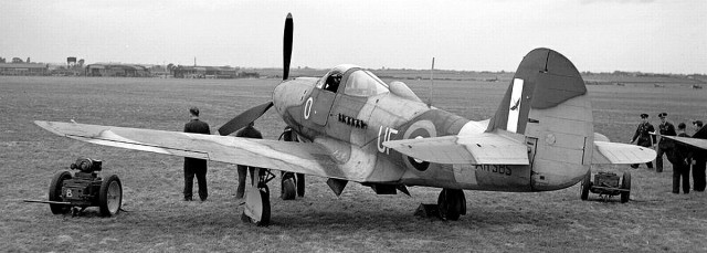 Р-39 Аэрокбра. Американская любимица сталинских соколов. История создания и основные модификации.