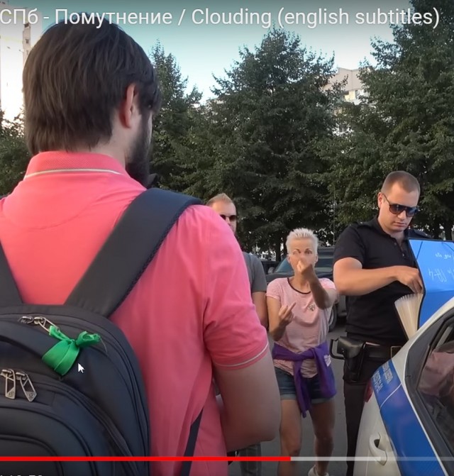 "Места для машин тут предусмотрены тротуарной плиткой"