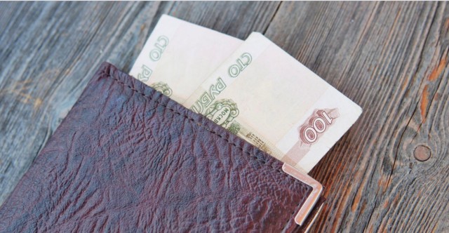 Средняя сумма чаевых в Москве составляет 443 рубля