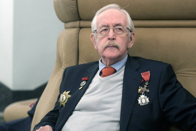 Василию Ливанову механически удалили тромбы в артериях верхней конечности