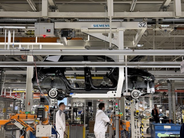На бывшем российском заводе Volkswagen запускают ещё один кроссовер. Tenet T4L получил три экрана
