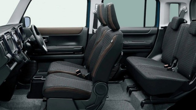 "Ока по-японски": Mazda обновила крошечный Flair Crossover — свой самый дешёвый кроссовер. Цена новинки — от 770 тысяч рублей