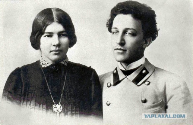 Ночь, улица, фонарь, аптека…
