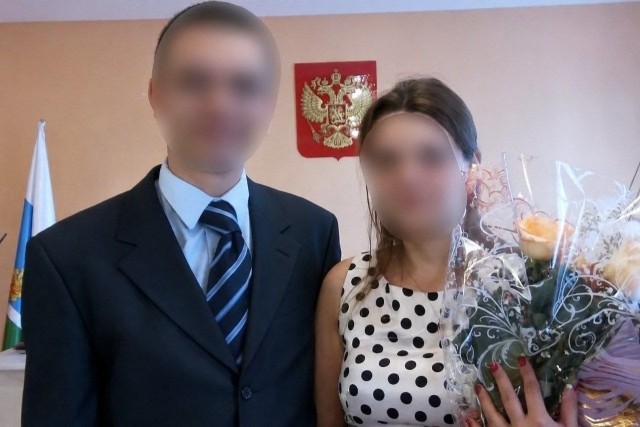 Экс-полицейского и его жену, насиловавших дочерей, отправили за решетку. 