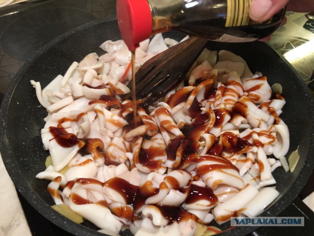 Кальмары (Three Cup Squid)