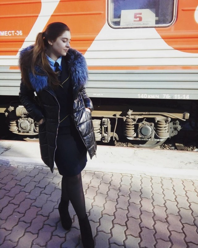 Берегите работниц РЖД! Особенно симпатичных проводниц!