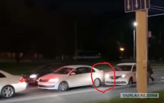 В Минске таксист спас убегавшего от ОМОНа протестующего
