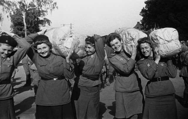 Фотографии из прошлого нашей страны - 31