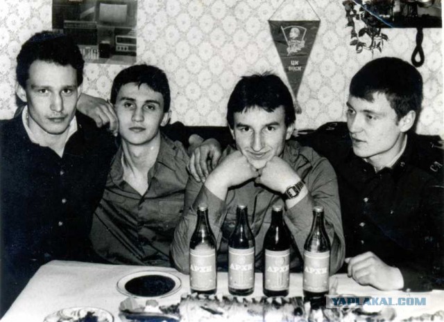 А давайте в честь праздника, выкладывать свои армейские фотки уважаемые яповцы