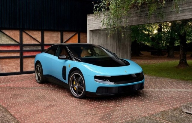 Ferrari Luce, который не пнул только ленивый, за 2 месяца выполнил  годовой план продаж в 500 авто