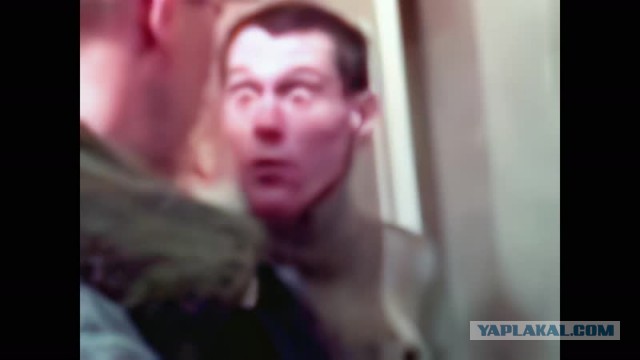 Шлеп! "Что у вас здесь происходит?!"