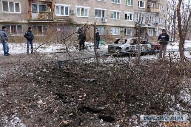 Украинский журналист снял обстрел Донецка градами
