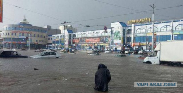 Затопленные китайские города Суйань и Чуньань