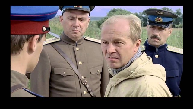 В Воронеже подростки скинули бетонную глыбу на гуляющего малыша и его деда