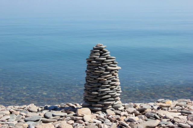 Каменный пляж в баню