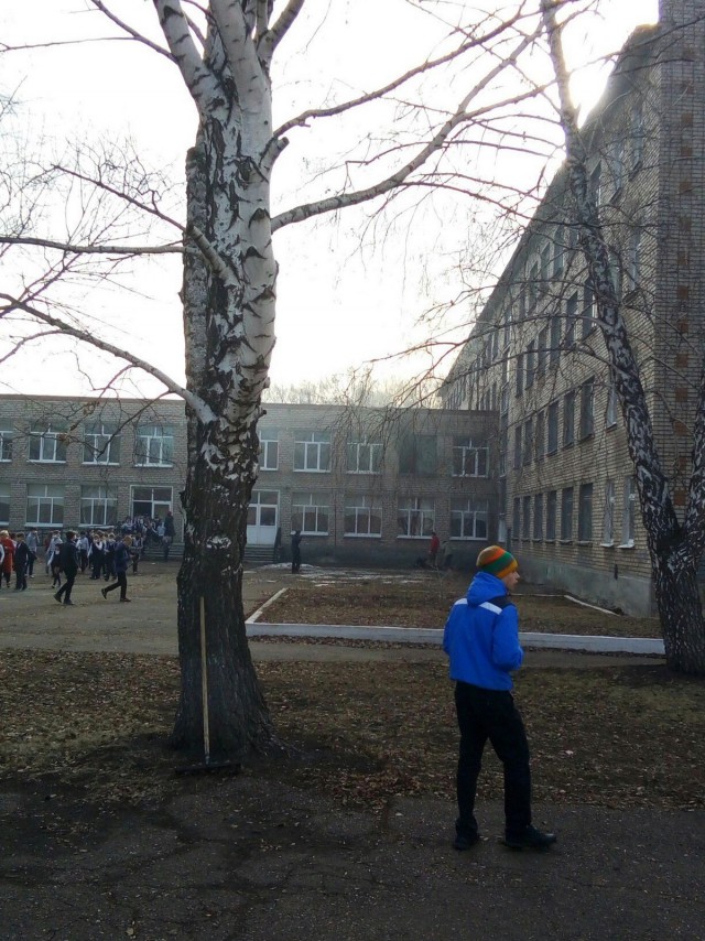 Ученик напал на школу в городе Стерлитамак