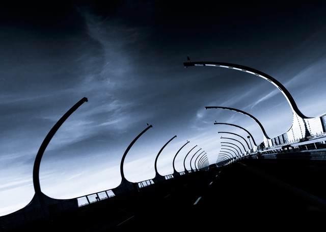 Лобовое ДТП на КАД... И отбойник не спас от идиота