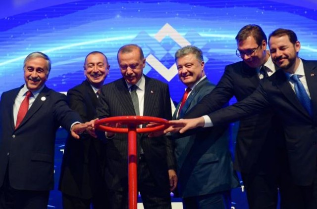 «Газпром» пообещал перекрыть газ Украине