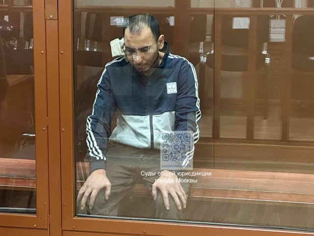 Кадры из зала суда, куда буквально несколько минут назад завели Далержона Мирзоева.