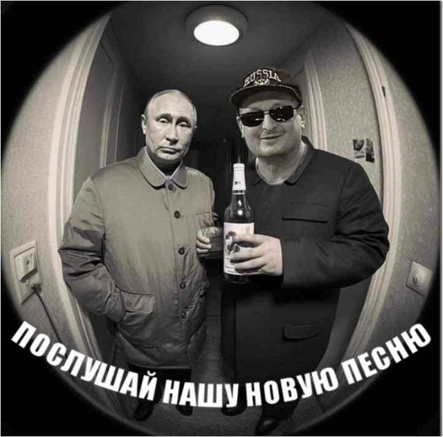 Сижу дома и вдруг стук в дверь