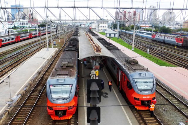 В Новосибирске в электричке установили пластиковое окно