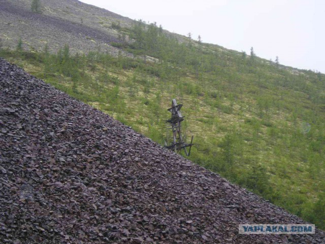 Остатки уранового лагеря в Магаданской области. Фотографии из экспедиции Музея истории ГУЛАГа
