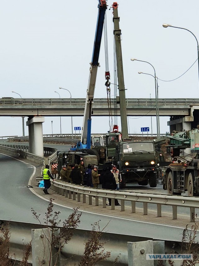 Во Владивостоке перевернулся ЗРПК «Панцирь-С»