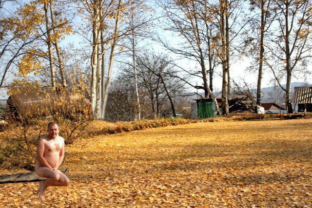 Осень наступила, падают листы