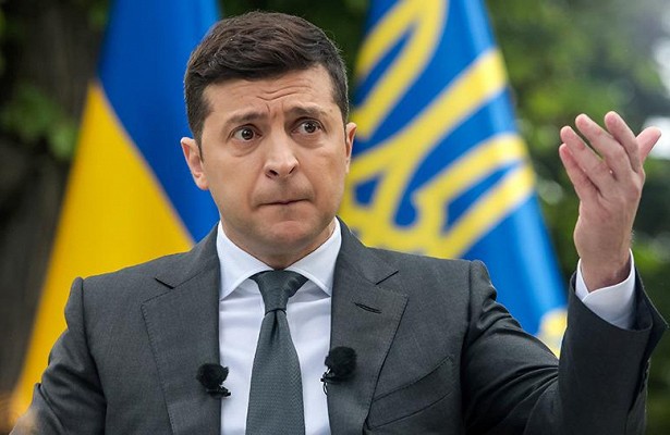 Зеленский подарил эмиру Дубая сломанный автомат 