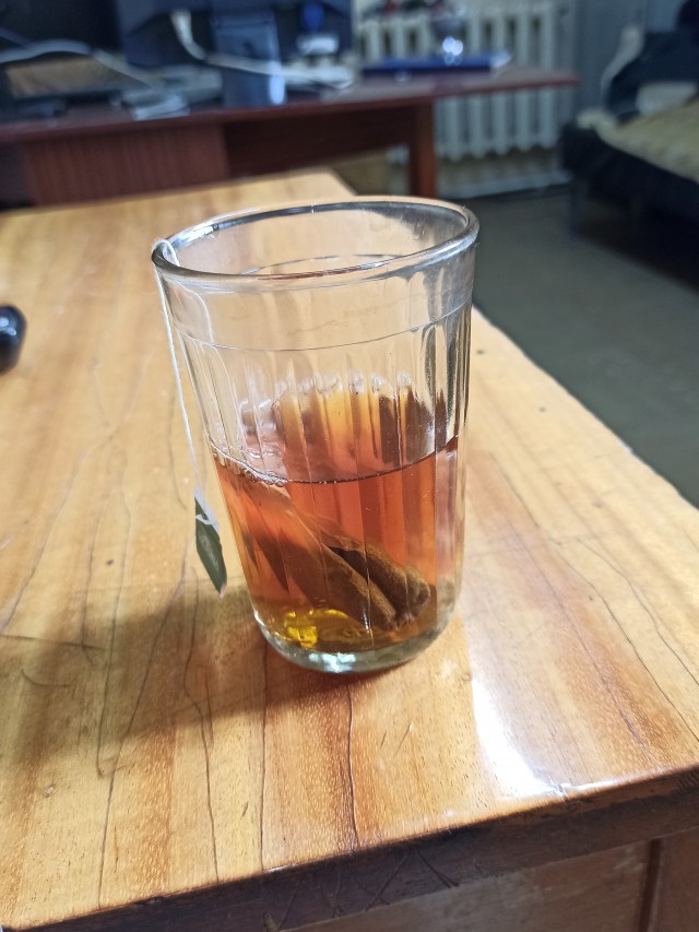 А из какой кружки вы пьёте на работе?