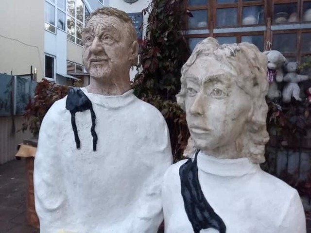 Калуга. Памятник врачам.