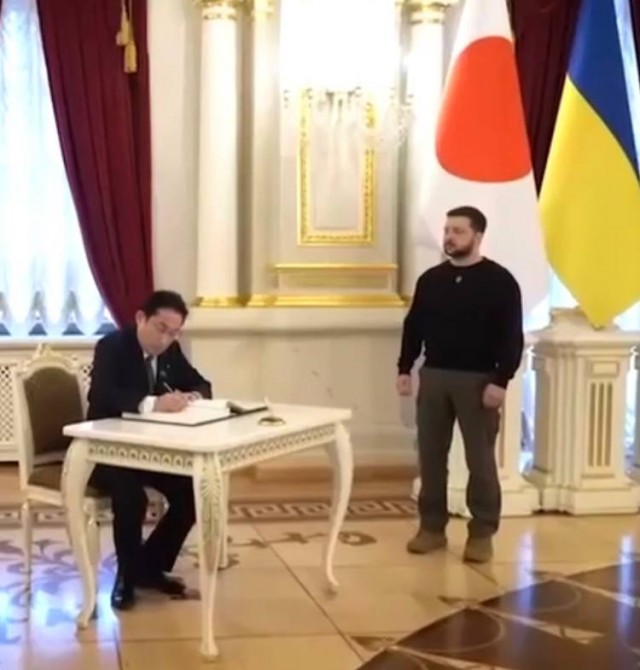 12 стульев