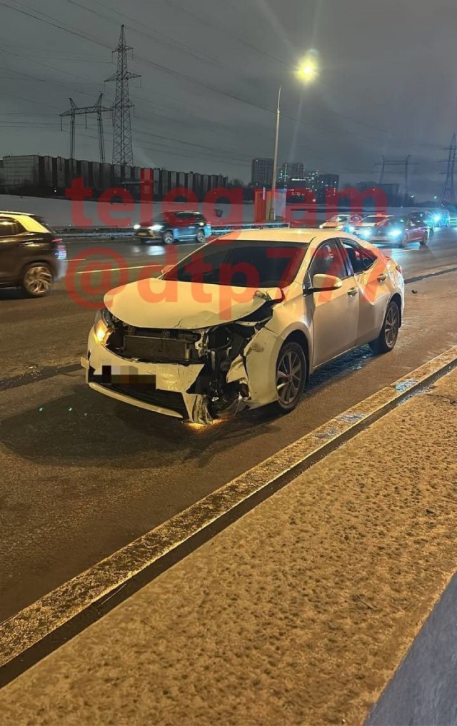 Два человека стали жертвами массового ДТП, которое случилось на 49-м километре МКАД