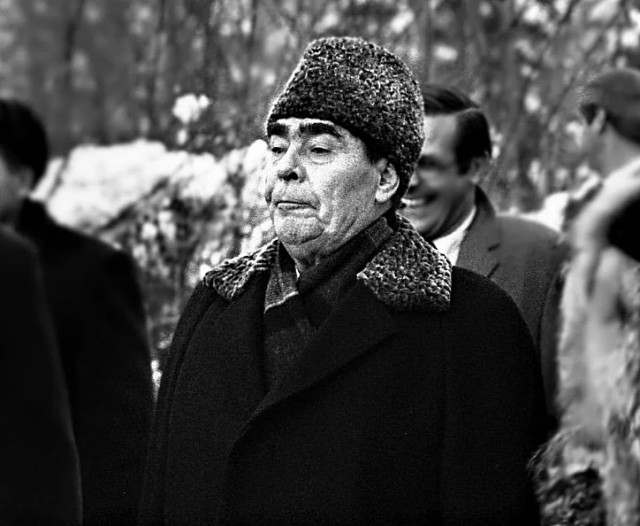 Кто, кто?! Ильич в пальто!