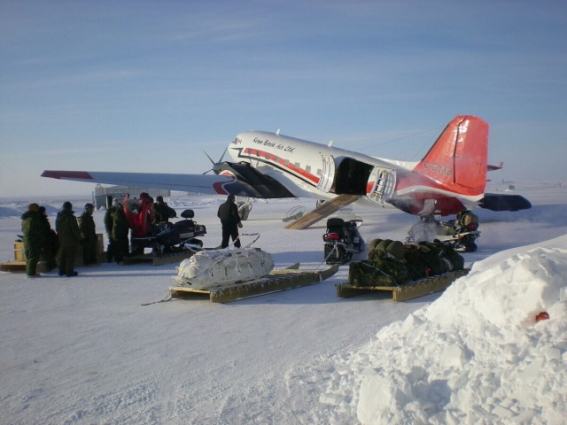 «Уважаемая авиакомпания! Огромная просьба, сделайте что-то с самолетом Ан-24. Уберите его»