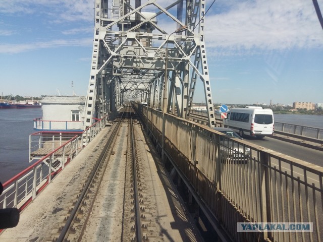 В Астрахани перекрыт Старый мост через Волгу