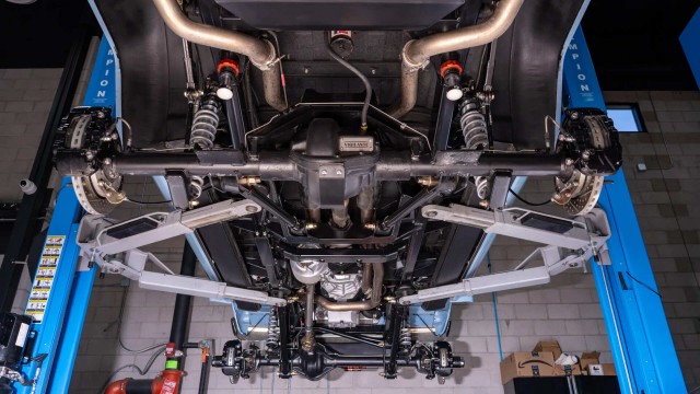 Jeep Cherokee в лёгком тюнинге. Немного автобезумия в фото.