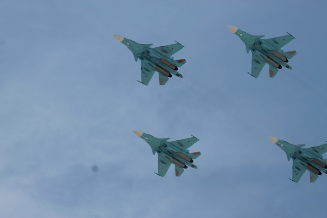 Стальная мощь в воздухе над головой