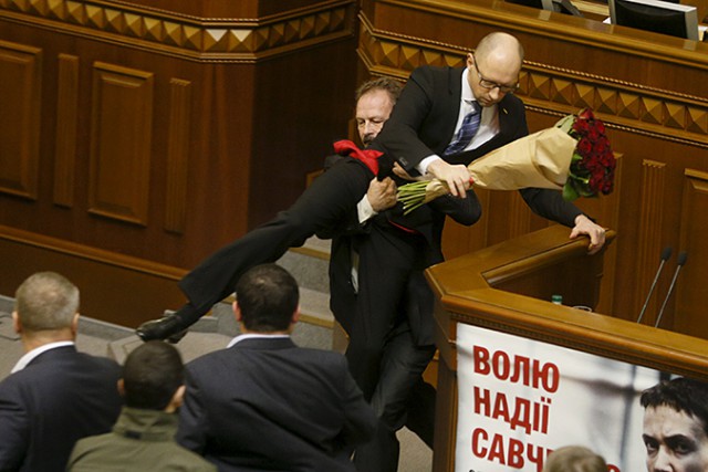 Сеня просится на жабу.