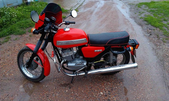 Капсула времени: Новая Jawa-350 1990 года выпуска, простоявшая 30 лет в гараже